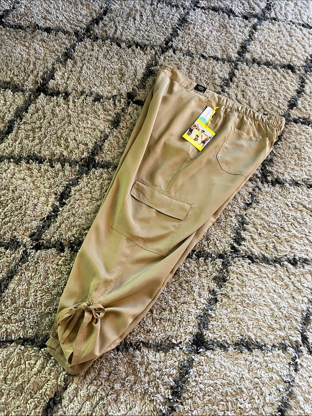NWT One 5 One 151 Khaki Cargo Crop Pants Drawstring Hem Women’s XL - Picture 9 of 9